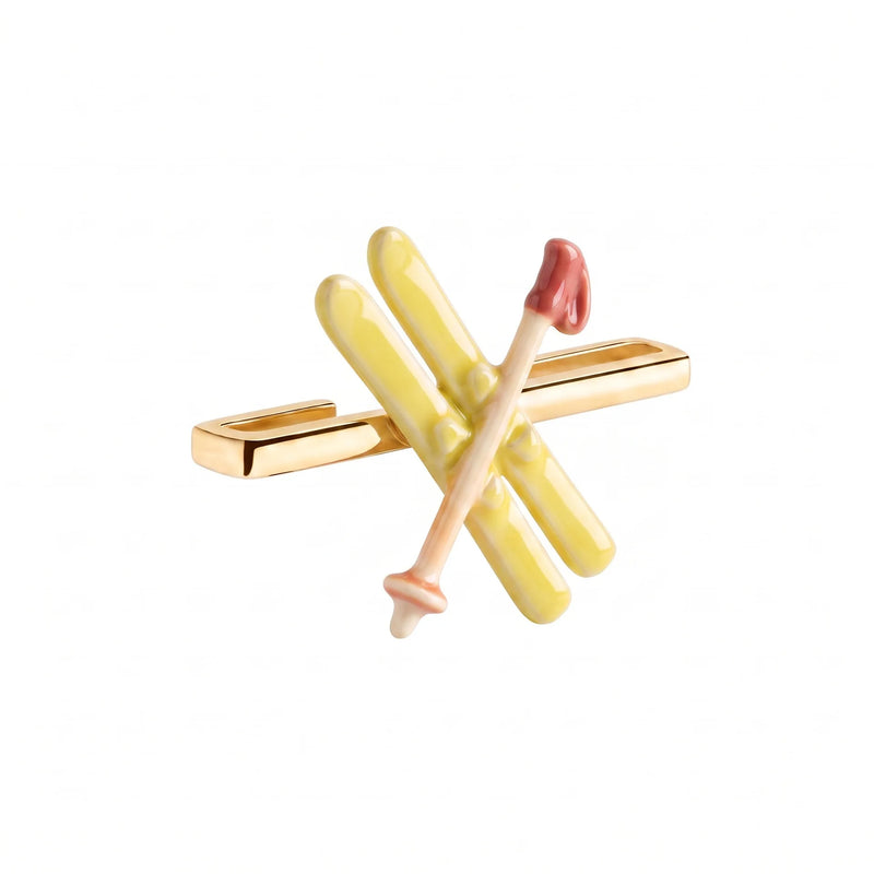 Charm Bar · Skis
